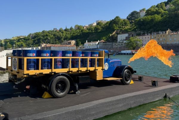Camion au gazobois Berliet présenté sur la Saône